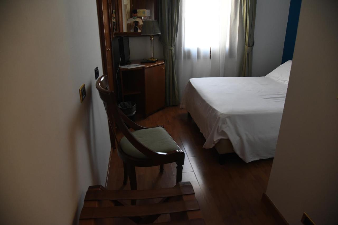 Hotel Duca D'Aosta Мольяно-Венето Экстерьер фото